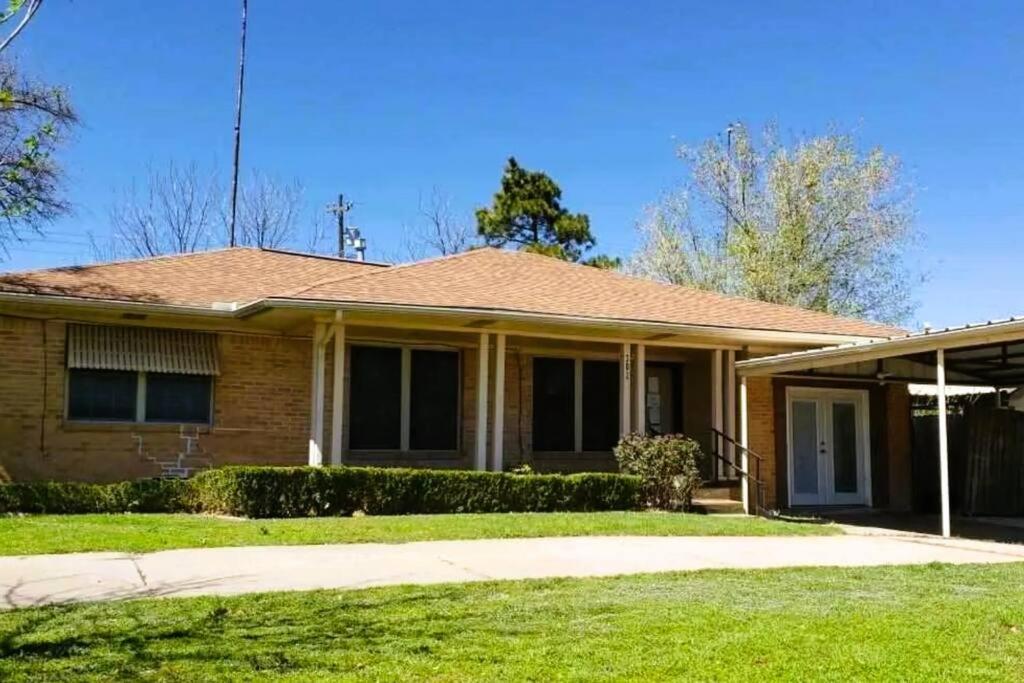 Spacious Lawton Escape With Game Room Near Fort Sill Sleeps 6 エクステリア 写真
